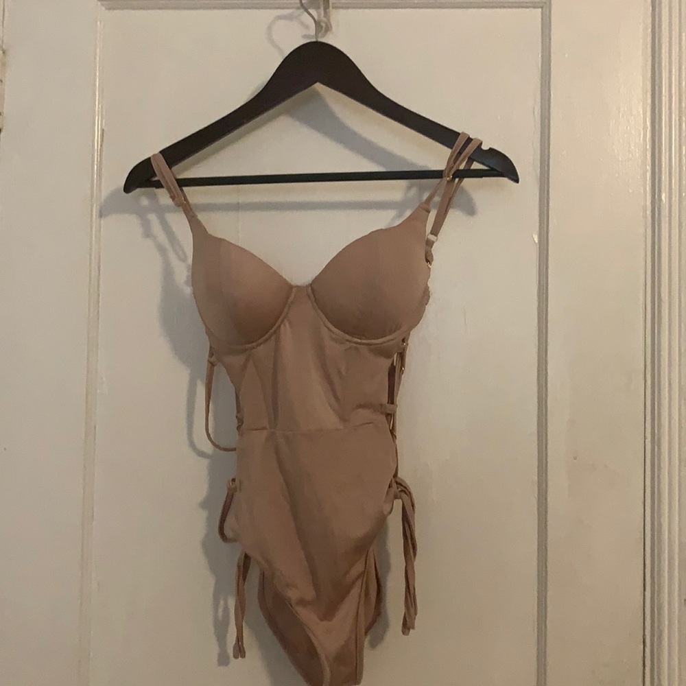 Windsor bodysuit